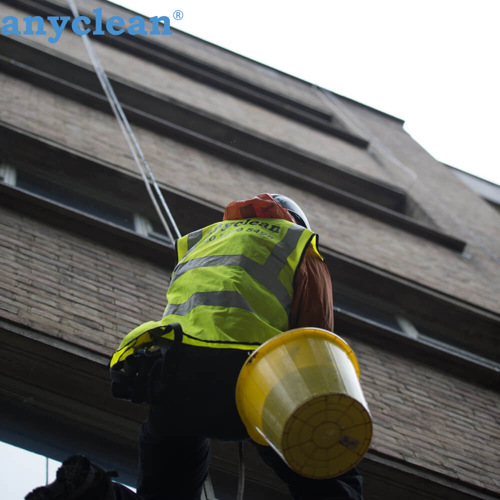 Reliable rope-access window cleaning near GXC3+Q8 London, United Kingdom
