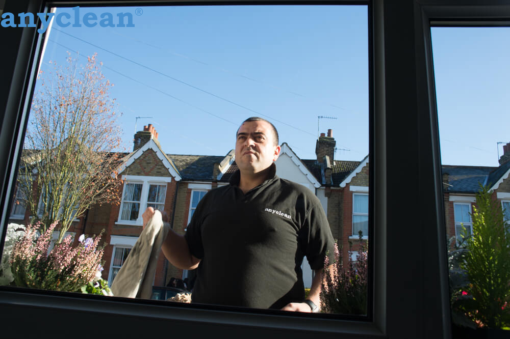 Hassle-free window care by Anyclean in the vicinity of CRW2 7W London, United Kingdom